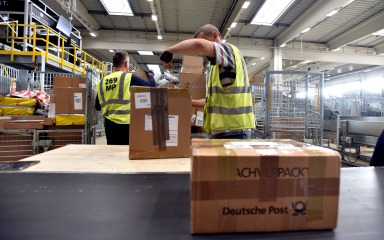 Brzi rast e-trgovine premašuje kapacitete carinskih službi, Europa sve teže kontrolira priljev paketa