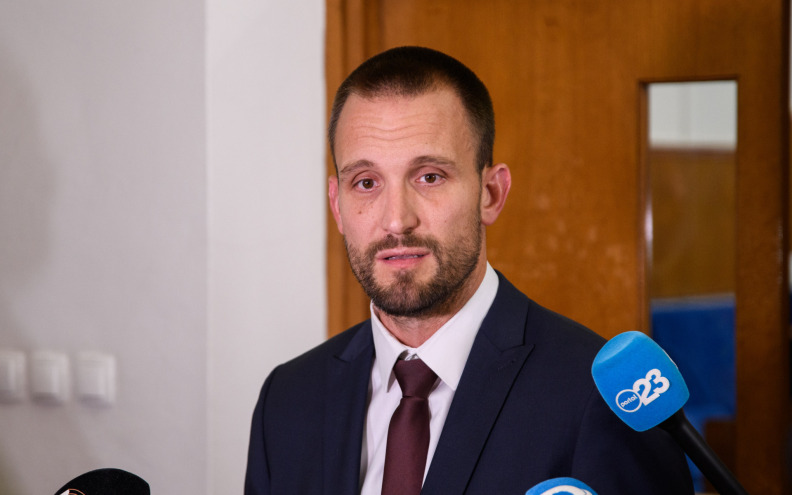 Muškarac na Facebooku prijetio gradonačelniku Erliću pa završio u zatvoru!