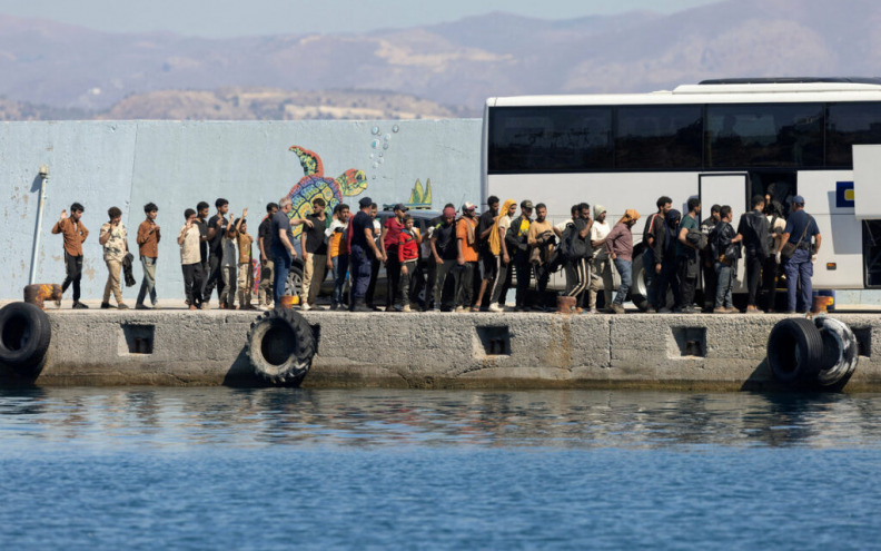 Pet mrtvih u sudaru broda s migrantima i plovila turske obalne straže