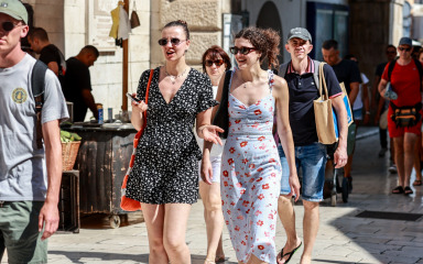 [FOTO] Brojni Zadrani i turisti uživali u šetnji, evo koga smo sreli