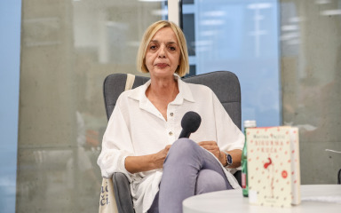 Marina Vujčić o romanu “Sigurna kuća”: Ne mogu promijeniti sustav, ali mogu čitatelja