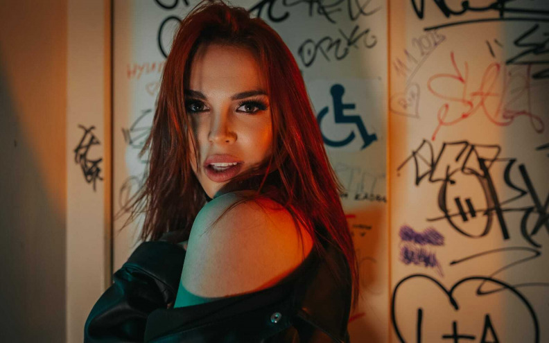 Novopečena zadarska pjevačica Šinjorina Katarina objavila energičnu pop rock pjesmu