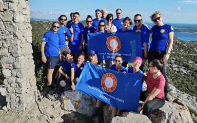 PLANINARSKI VODIČI Zadrani i Karlovčani u Biogradu: Druženje i ponavljanje znanja iz prve pomoći