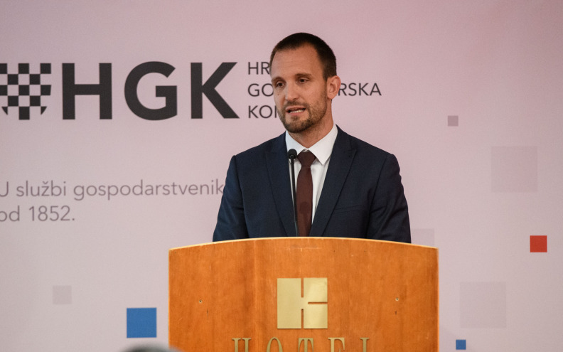 ŠIME ERLIĆ O PROJEKTIMA: 'Projektiranje garaža nije brzo, ali radimo na tome...'