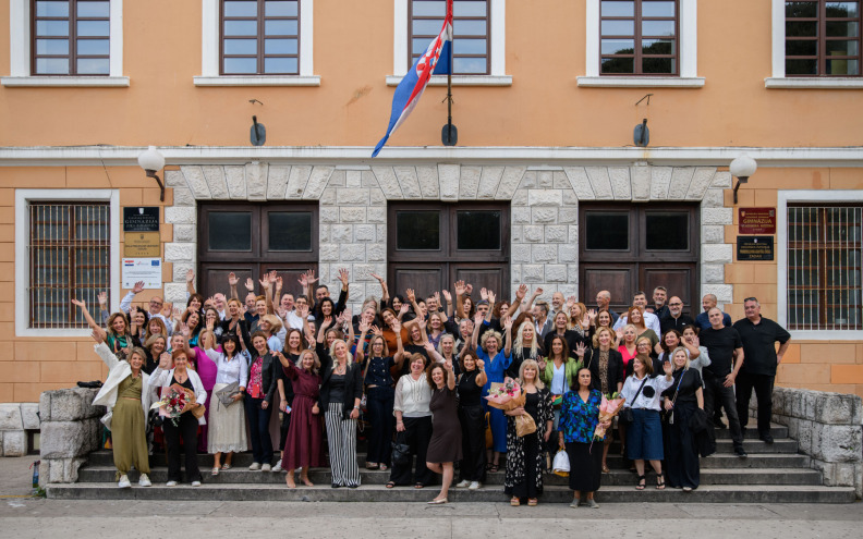 Preko 70 bivših učenika 