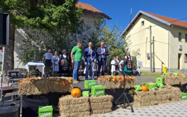 HIT MEĐU GURMANIMA Odlično uspjela manifestacija Dan sira i ličkoga krumpira