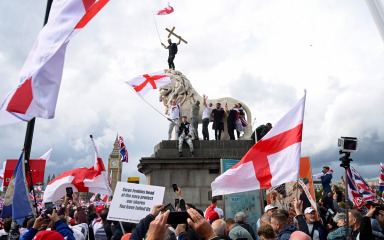 Više od 100.000 ljudi u maršu protiv imigracije kroz London, Starmer: Ljudi imaju pravo na mirni prosvjed, ali…