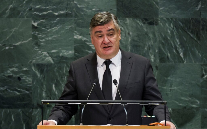 Milanović posjetio papu, pozvao ga u Hrvatsku