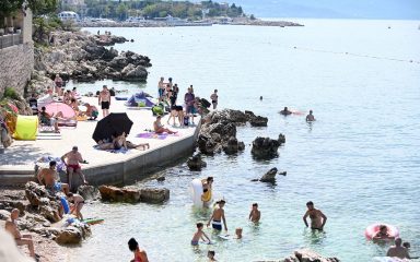 Danas će biti malo kiše, a onda se na Kvarner vraća ljeto. Temperature mora su i dalje visoke