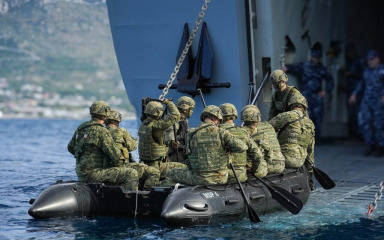 ‘Vukovi’ uvježbavali zračni i amfibijski desant