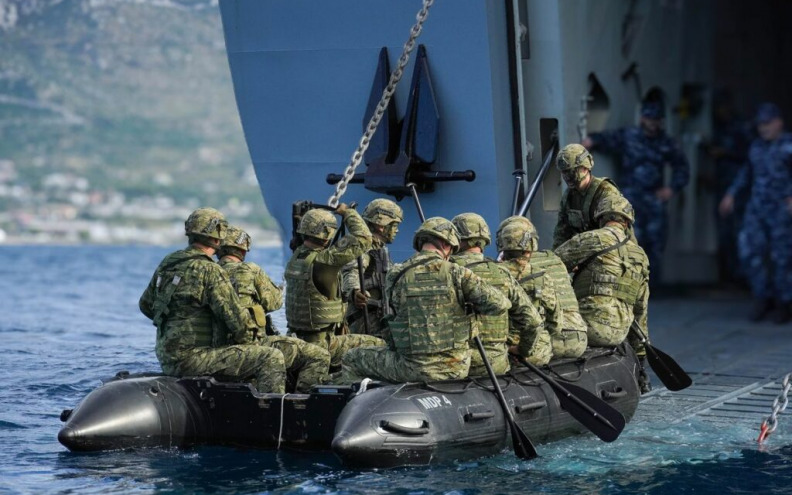 ‘Vukovi’ uvježbavali zračni i amfibijski desant