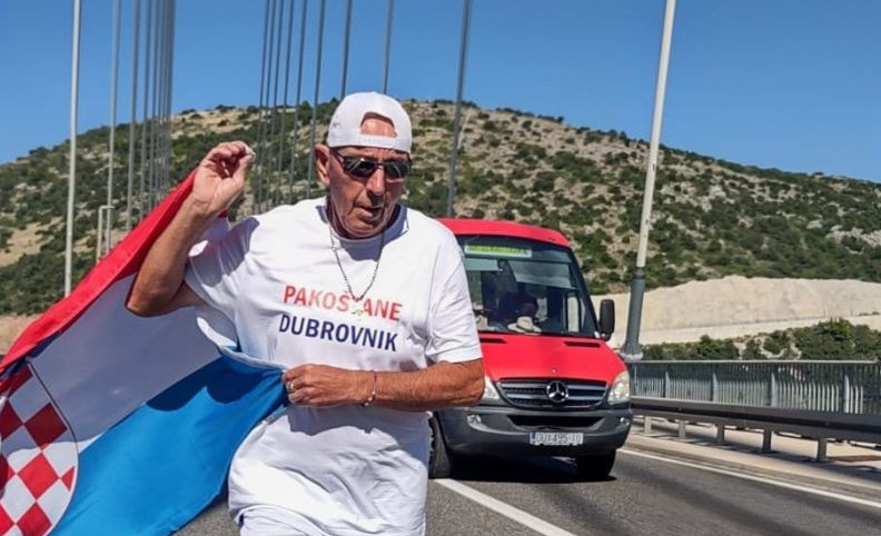VRIJEDNO DIVLJENJA! Milivoj Klarić u čast generala Gotovine trčao od Pakoštana do Dubrovnika