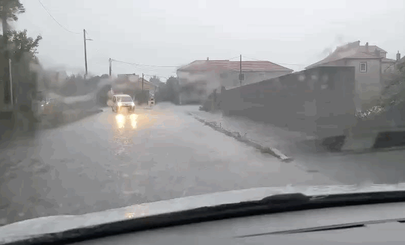 JAKA KIŠA ZASULA ZADAR! Oborine stvorile manje gužve, izdano je i narančasto upozorenje