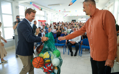 Župan Bilaver prvog dana škole posjetio OŠ Braće Radić u Pridrazi