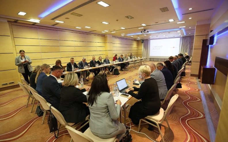 Priuštivo stanovanje, demografija i digitalizacija u fokusu Konferencije županija 2025.