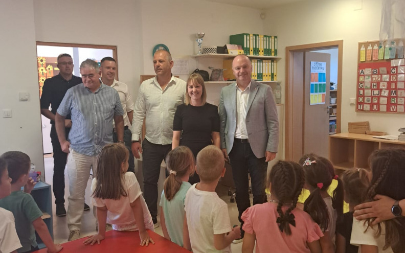 Ministar Šipić posjetio Posedarje i pohvalio ulaganja u lokalnu zajednicu