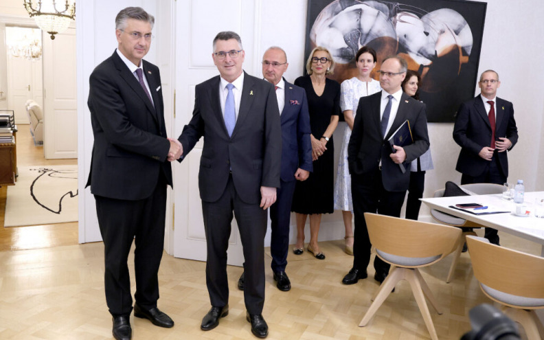 Plenković: 'Hrvatska čvrsto opredijeljena za mir i dvodržavno rješenje između Izraela i Palestine'