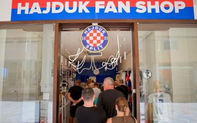 FOTO Navijači u Zadru navalili po ulaznice za najveći hrvatski derbi