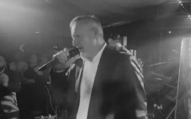 VIDEO Thompson iznenadio prisutne i na svadbi nećakinje otpjevao svoj hit