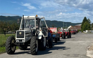 Na terenu u Gračacu i Srbu tehnički pregled i registracija traktora