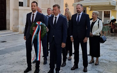 Gradonačelnik i župan obilježili 82. obljetnicu donošenja Odluke o sjedinjenu Istre, Rijeke, Zadra i otoka s Hrvatskom