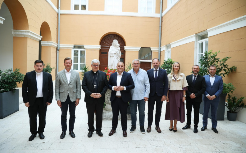 U Nadbiskupiji potpisan ugovor za gradnju novog doma za starije u Preku