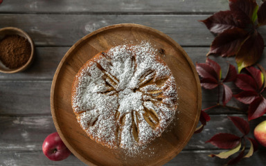 Samo tri sastojka dovoljna su za najfiniji jesenski kolač od jabuka