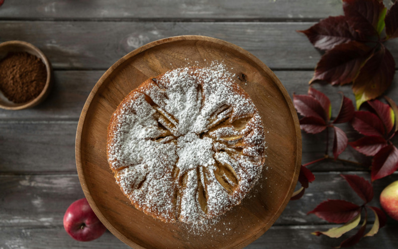 Samo tri sastojka dovoljna su za najfiniji jesenski kolač od jabuka