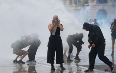 Mladima dosta “liberalne” političke elite: “Treba nam premijer s ljevice”