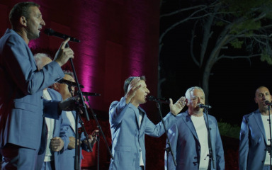 VIDEO Tomislav Bralić i klapa Intrade u novom spotu otkrivaju što se događa iza kulisa poznatog festivala