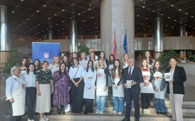 Edukacija, suradnja i digitalna rješenja u borbi  protiv bacanja hrane