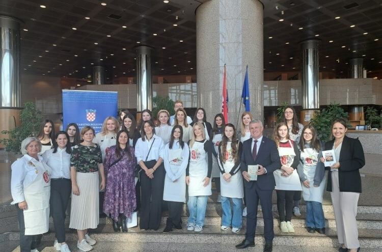 Edukacija, suradnja i digitalna rješenja u borbi  protiv bacanja hrane