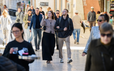 [FOTO] Sunce, kava i osmijesi na zadarskoj špici