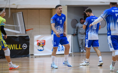 Odbojkaši i odbojkašice Zadra slavljenički kroz Kaštela i Zagreb