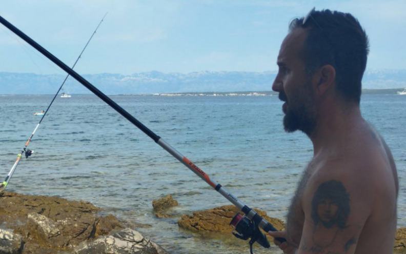 ‘Nek ide nazad. I nek’ živi’