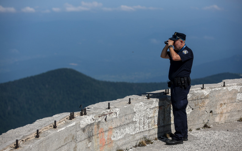 MIGRANTI ŠVERCALI MIGRANTE Sirijaci uhićeni u Kaštelu Žegarskom kažnjeni novčano i uvjetno