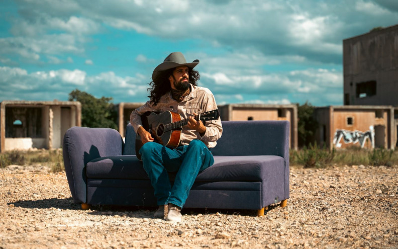 Zadarski kantautor Marin Modrić izbacio 