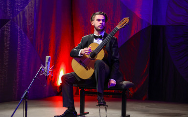 Mladi hrvatski glazbenik, gitarist Filip Mišković, predstavio se i zadarskoj publici