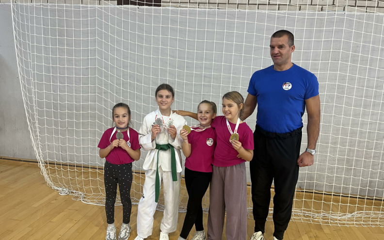 Šest medalja Zadra u Livnu, pet Plovanije