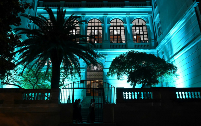 Sveučilište u Zadru zasvijetlilo u tirkiznoj boji, evo zašto