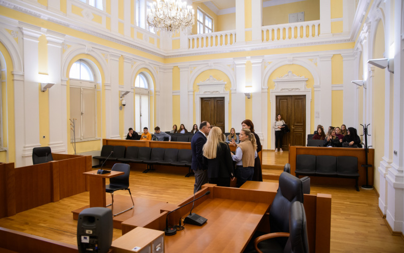 Zadarski sudovi otvorili vrata građanima. Zainteresirani zavirili u sudnice i arhive