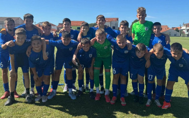 Tri pogotka Duje Kulaša za mlađe pionire Velebita