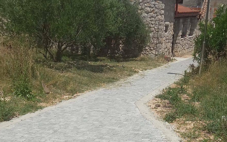 Babac ima poučnu i tematsku stazu