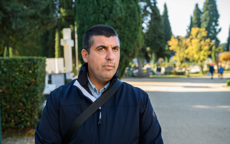 Posao pogrebnika nije za svakoga. Za do 2.500 eura treba stisnuti zube i suze