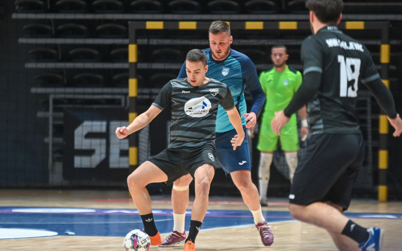 Vlatko Blažević potopio Kontru, Albatros dobio Sukošan