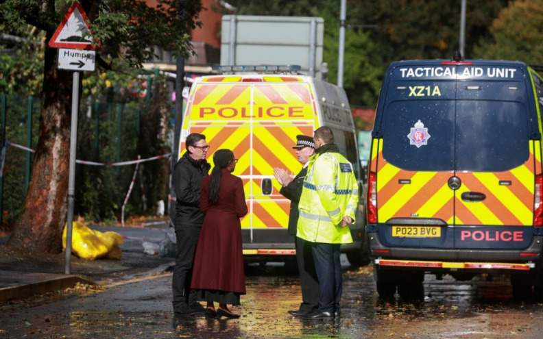 Policija ispituje šest osoba nakon napada na sinagogu u Manchesteru