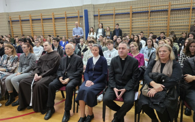 Katolička gimnazija Ivana Pavla II. u Zadru proslavila ‘Dan škole’