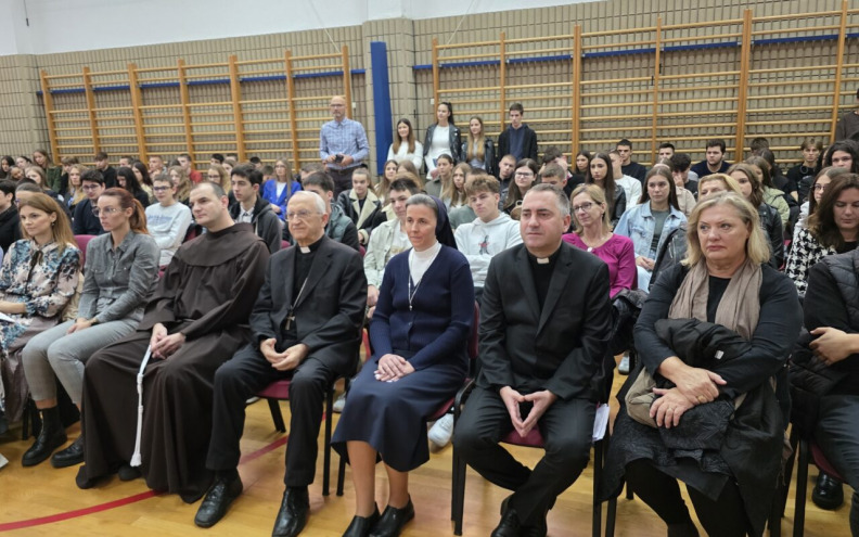 Katolička gimnazija Ivana Pavla II. u Zadru proslavila ‘Dan škole’