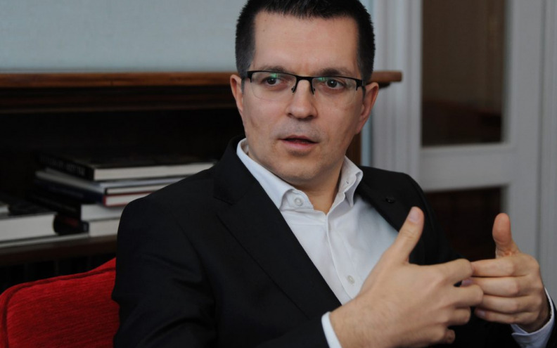 SJEĆATE SE NJEGA? Bivši saborski zastupnik živi u Indiji, posvećen je hinduizmu i Krišni