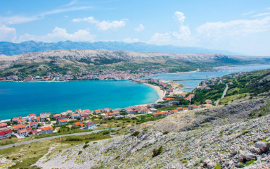 DEMANTI IZ NOVALJE: ‘Uklanjanje bespravno izgrađenih objekata provodi se isključivo na plaži Katarelac…’